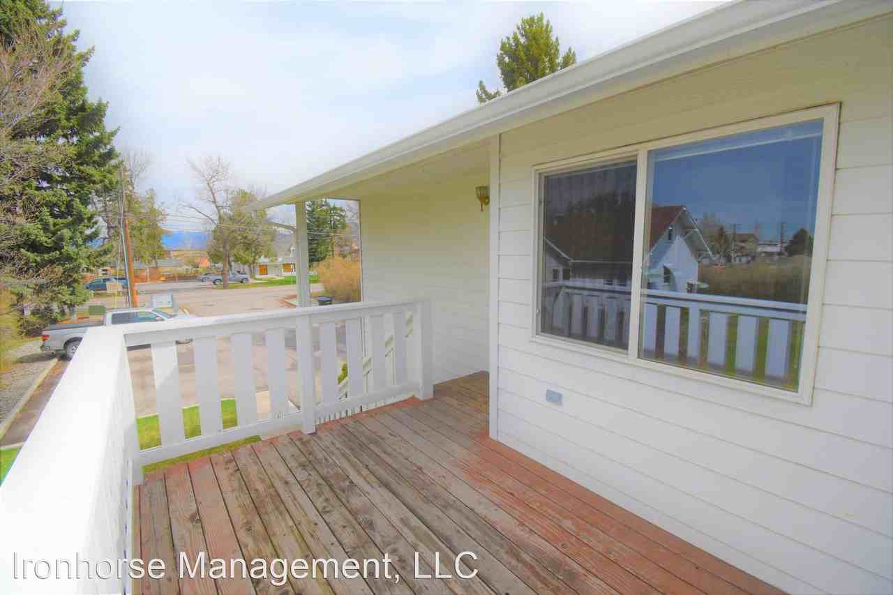 1516 West Babcock Street - Photo 2 of 21