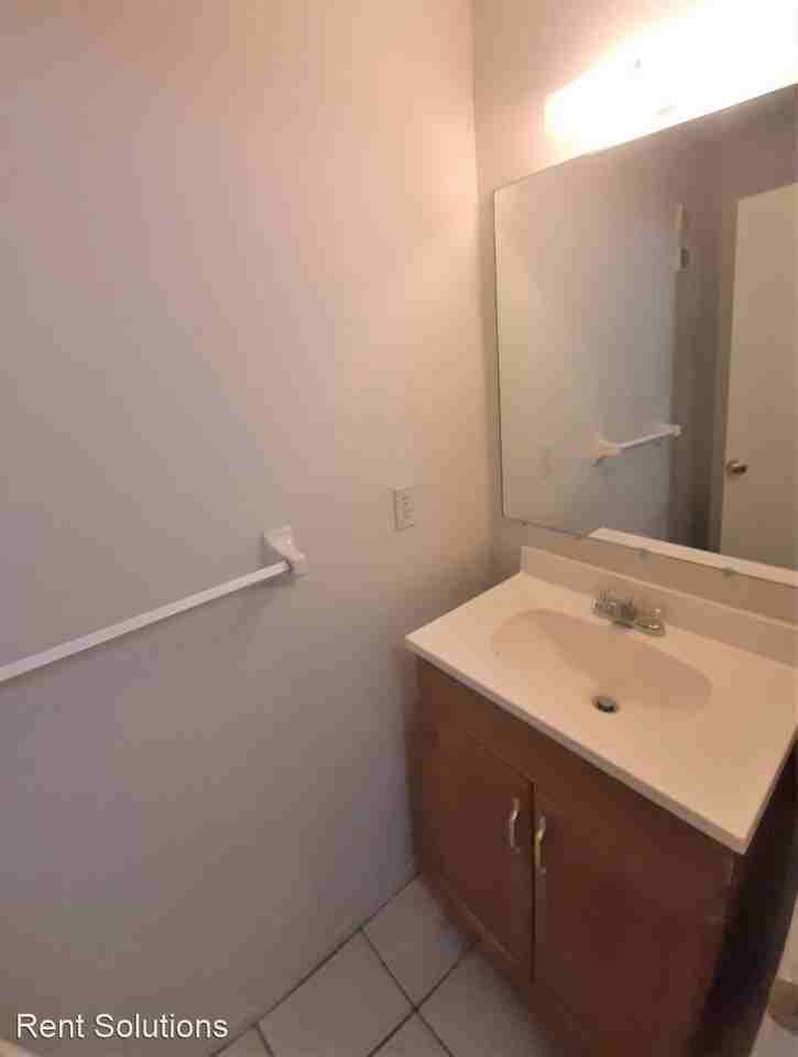7600 Abbey Ln #C - Photo 3 of 11