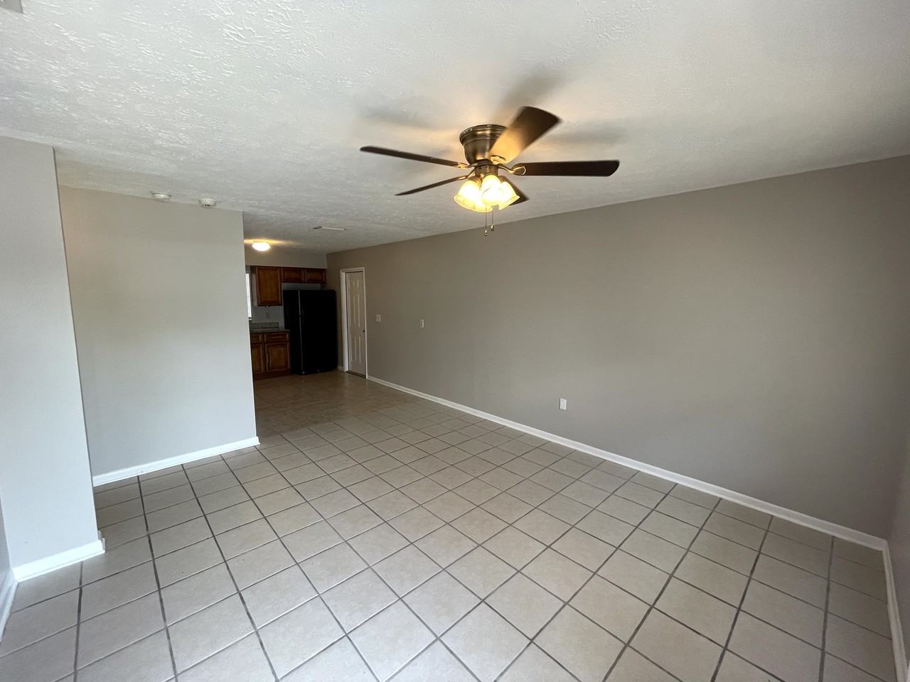 10015 N Aster Ave - Photo 2 of 11
