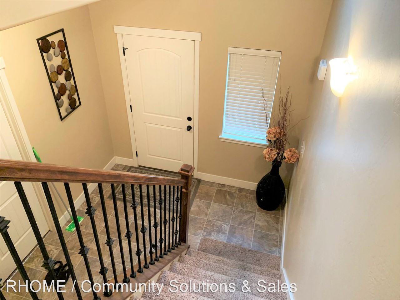 131 W Parramatta Ln - Photo 2 of 18