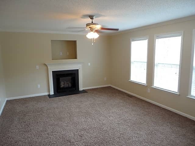 152 Falcon Pointe Ln - Photo 2 of 12