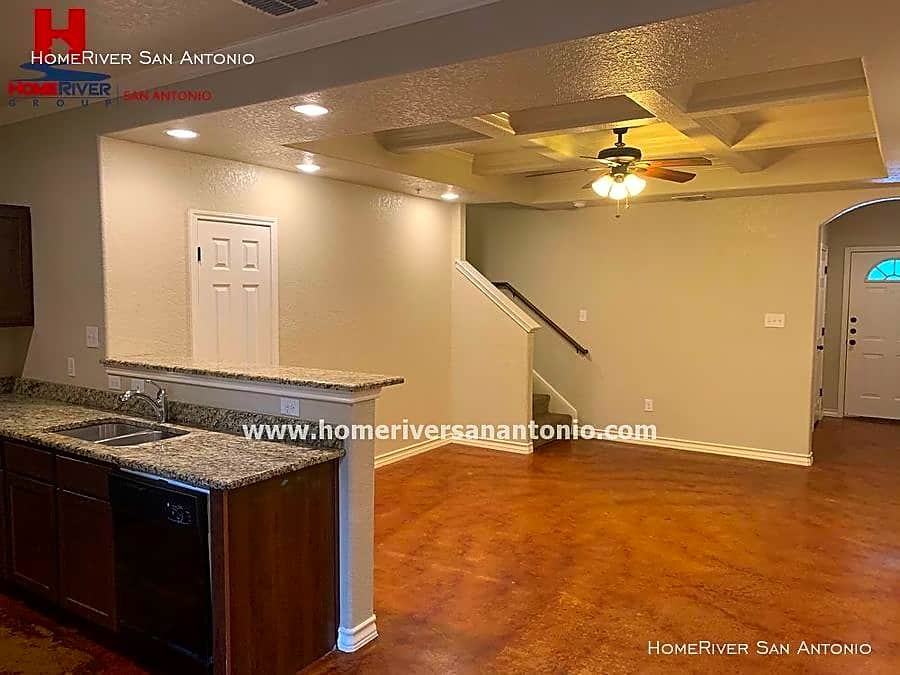 4941 Flipper Dr - Photo 3 of 10