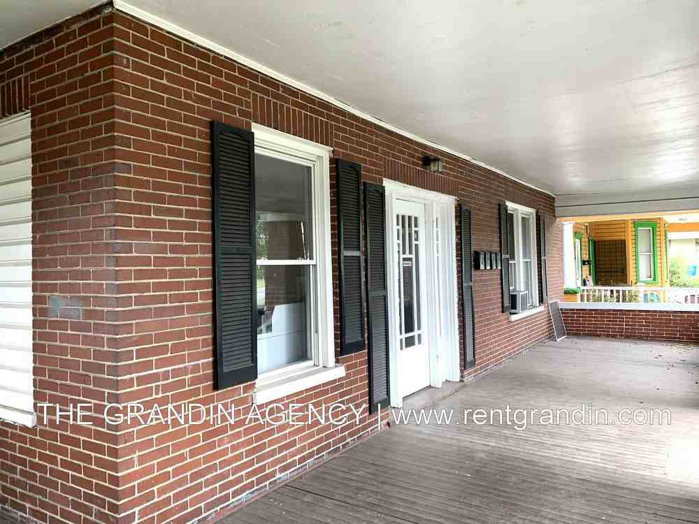 1306 1306 Patterson Avenue Southwest - 4 - Photo 3 of 32