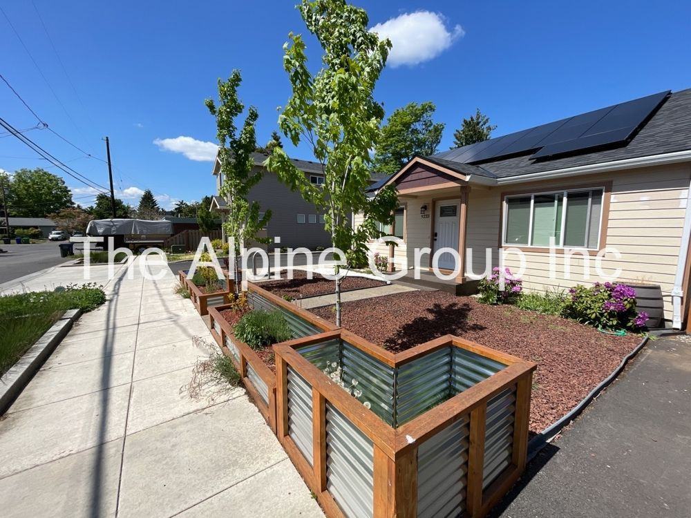 9233 Se Lincoln St - Photo 2 of 16
