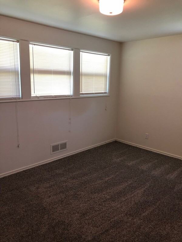 2102/2104 Lee Blvd. #2102 - Photo 3 of 12