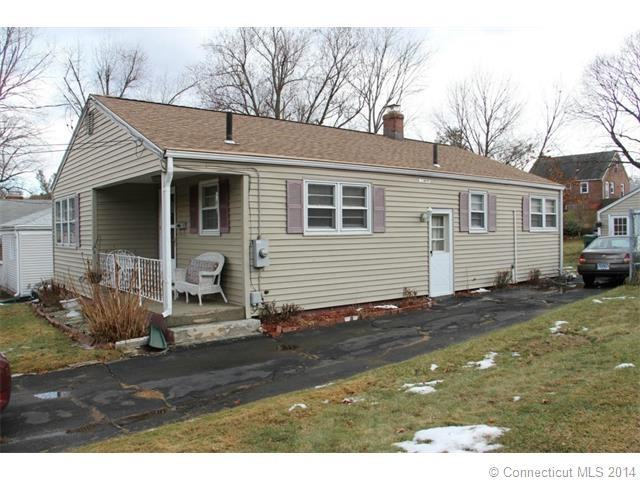 11 Lockwood St - Photo 2 of 10