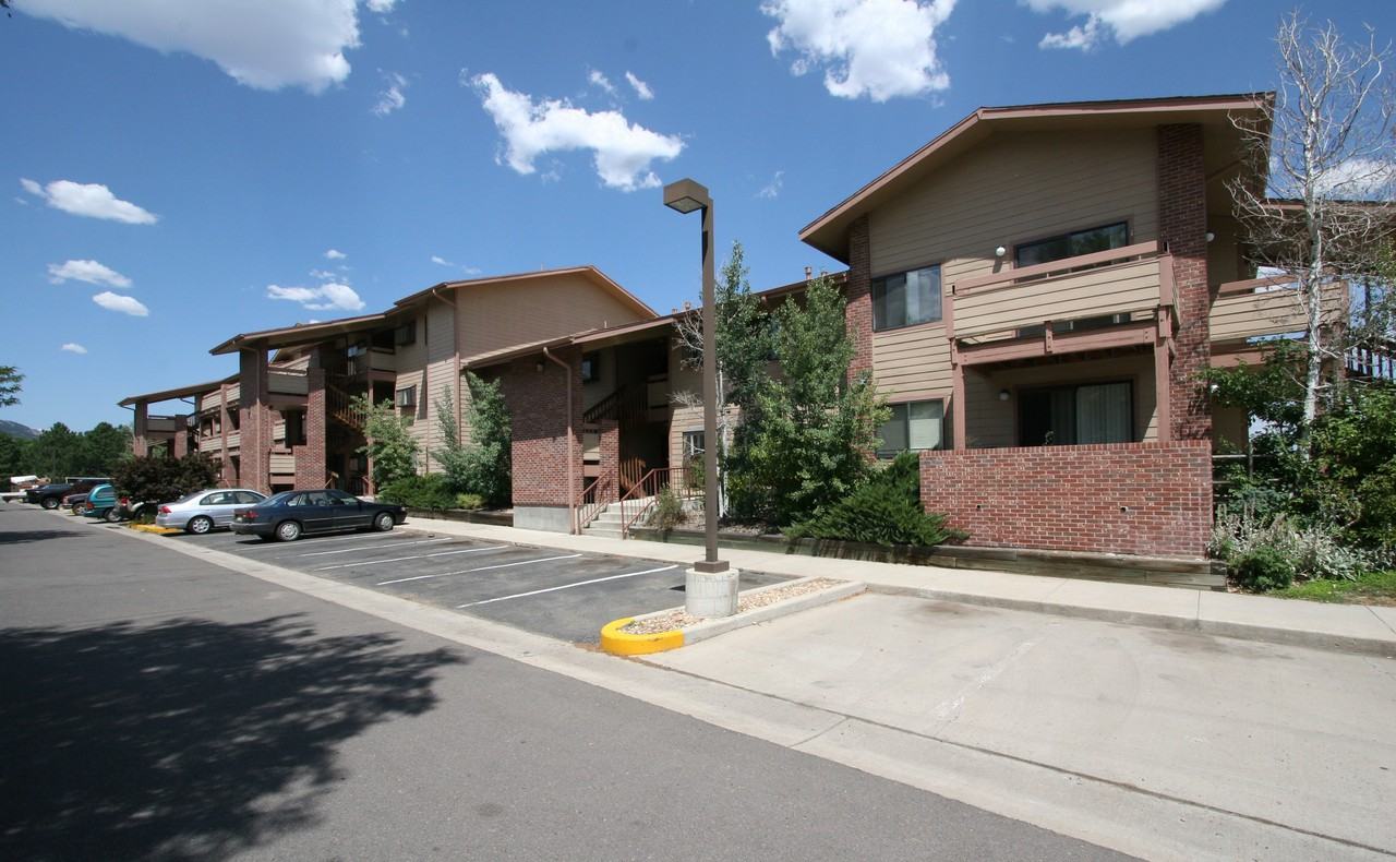 Wimbledon Apartments - Photo 2 of 20