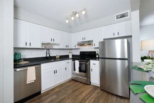 Mandarin Bay Apartments - Photo 1 of 1