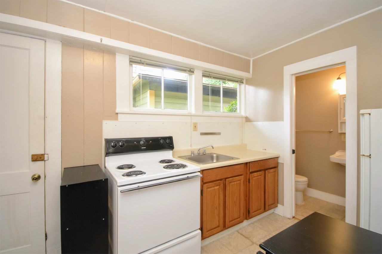 227 Nw 11th St #2 - Photo 7 of 21