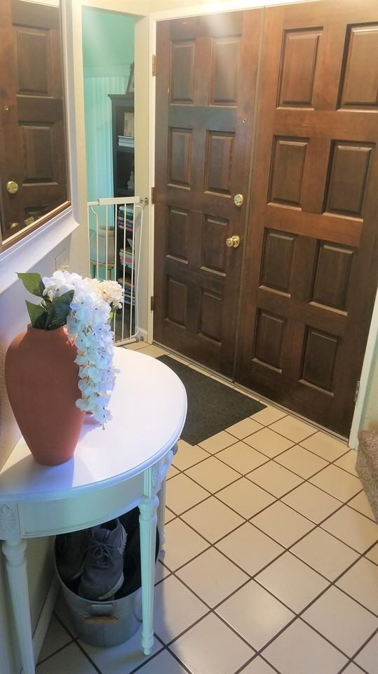 835 Greenwich Dr #1 - Photo 3 of 21