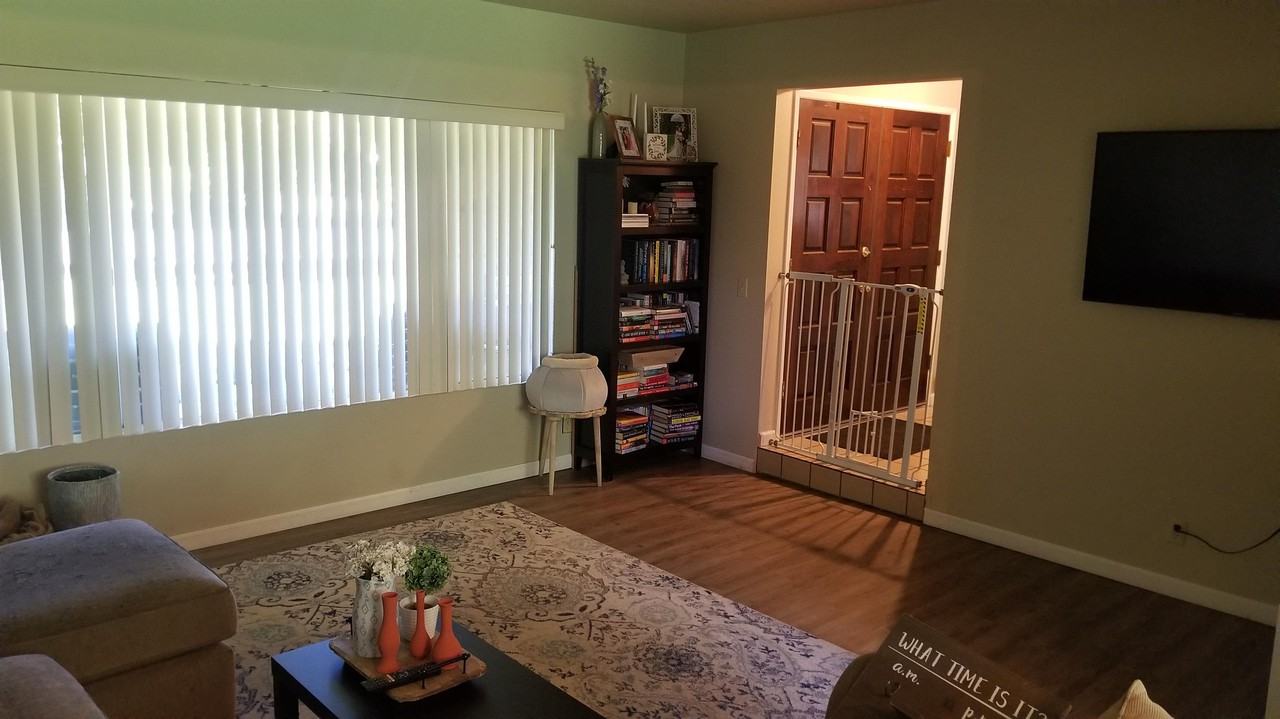 835 Greenwich Dr #1 - Photo 4 of 21