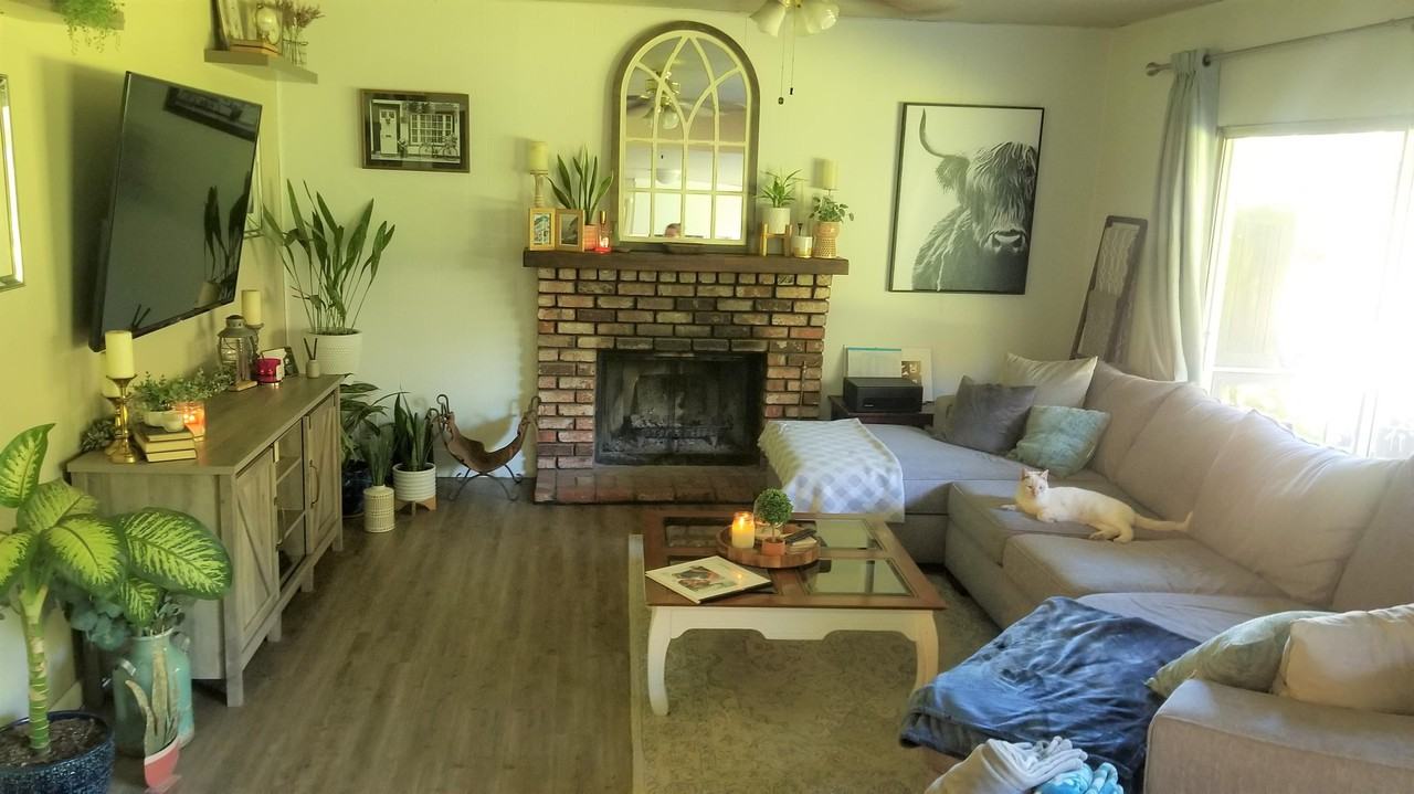 835 Greenwich Dr #1 - Photo 5 of 21