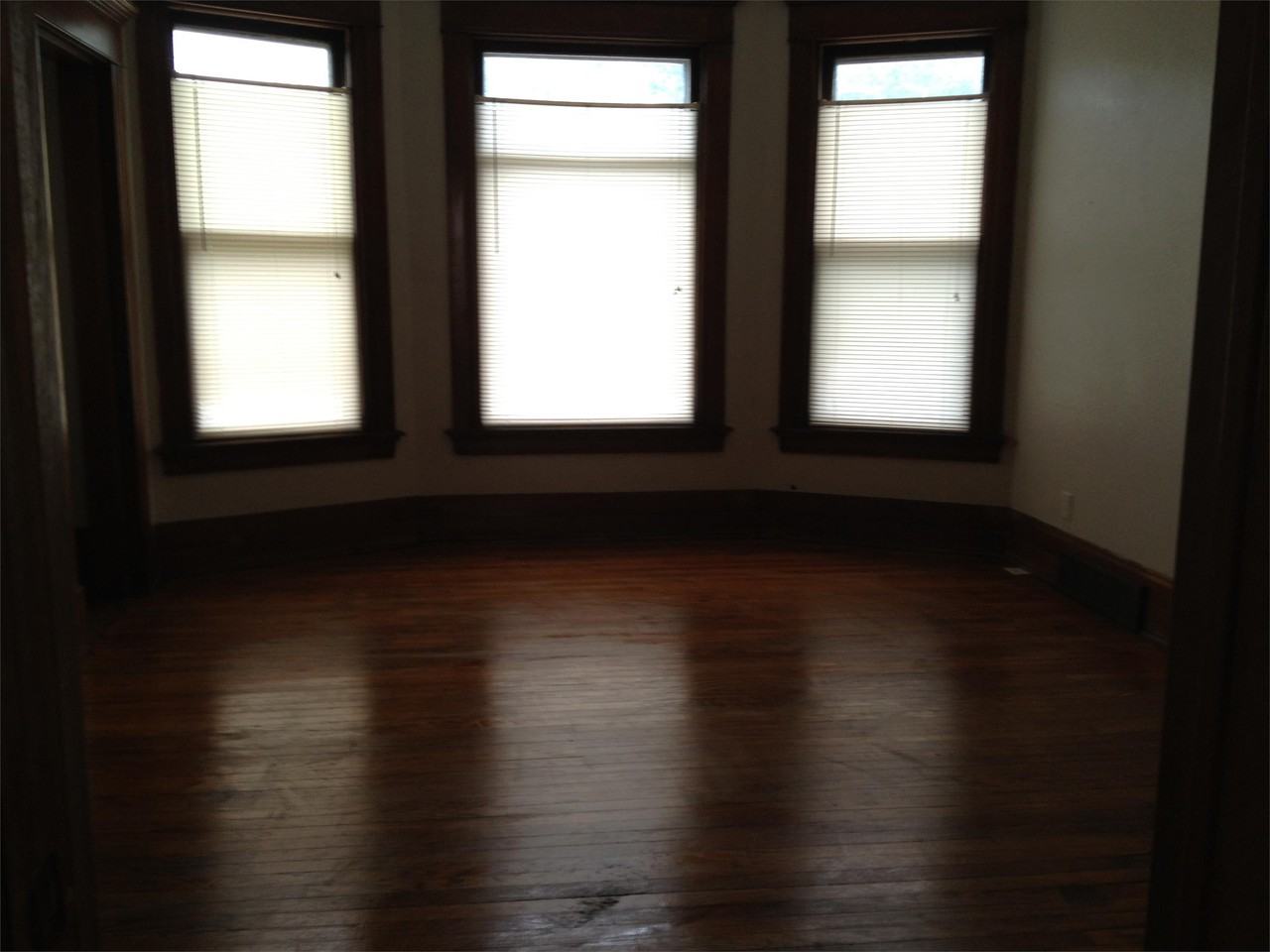 850 W 4th St #1 - Photo 2 of 7