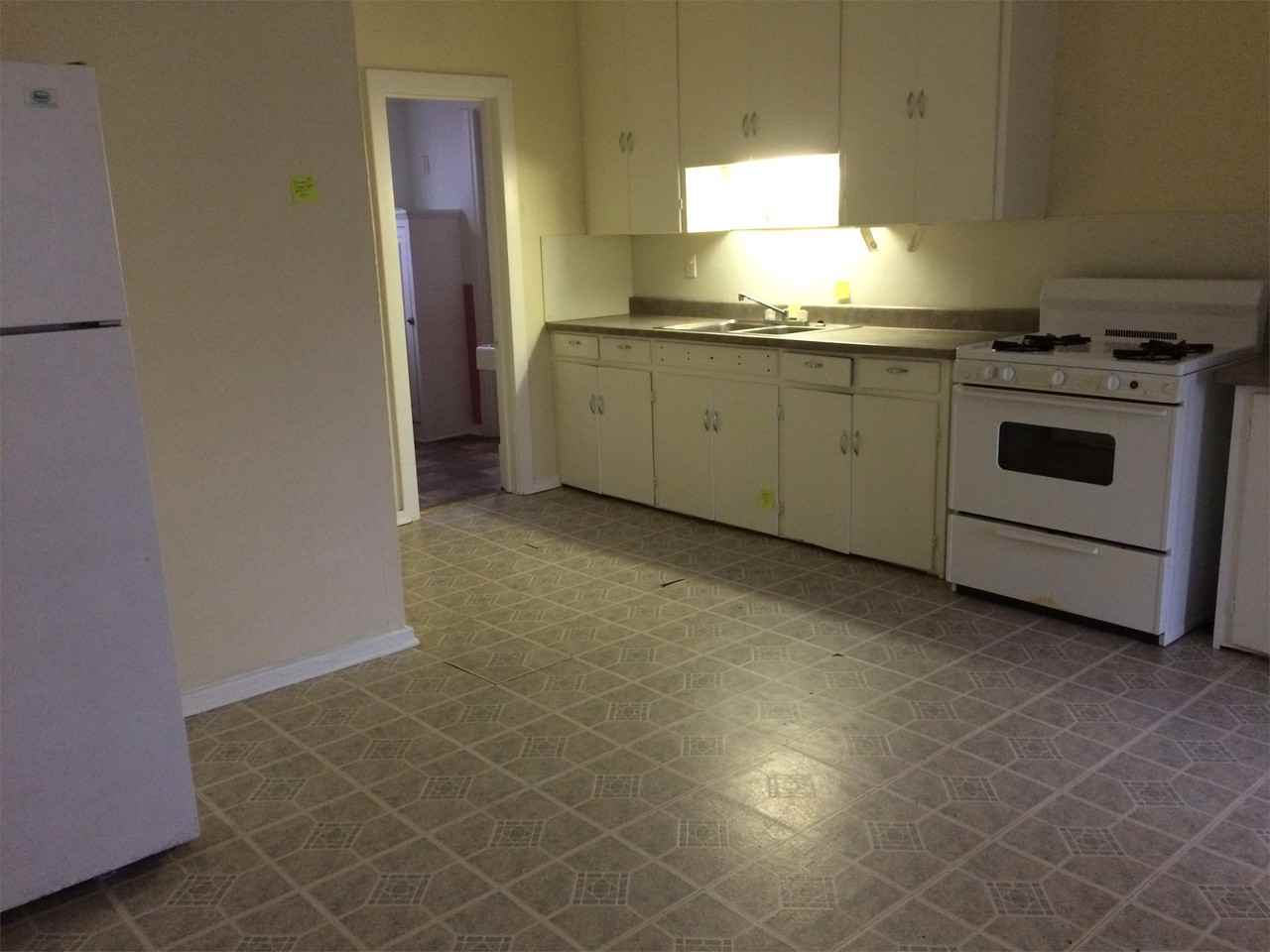 850 W 4th St #1 - Photo 4 of 7