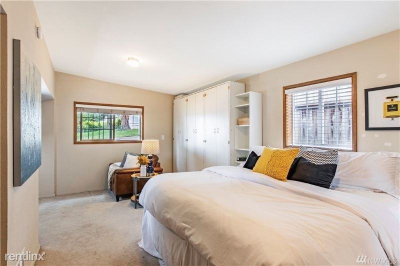 2205 Ne 8th St - Photo 3 of 16