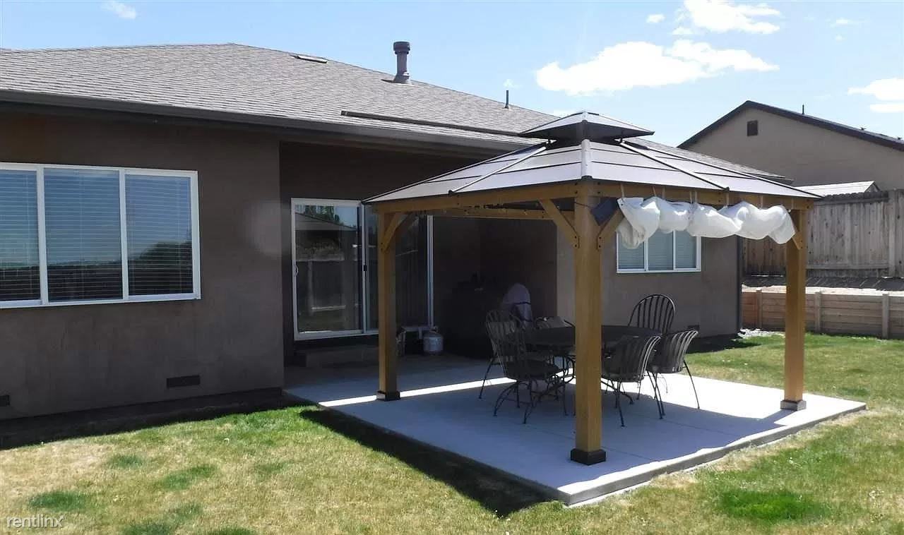 3352 Hackamore Way - Photo 2 of 18