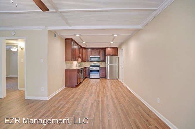 358 E. Parkway N. - Photo 3 of 13