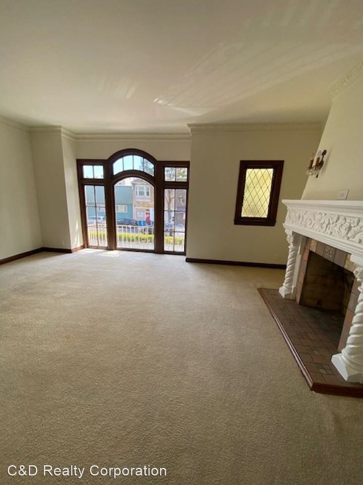 1782 Lombard St - Photo 3 of 18