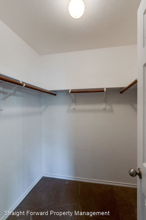 1601 Birds Eye Rd - Photo 3 of 33