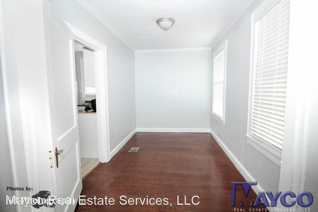 122-124 E Wyandotte - Photo 3 of 9