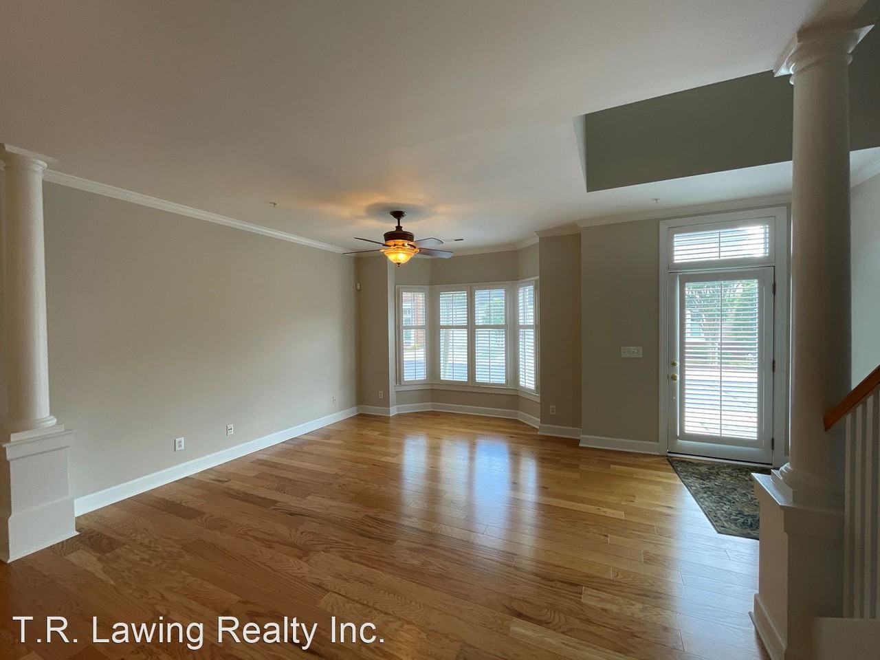 335 Sloane Square Way - Photo 2 of 20