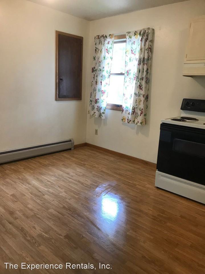 305 E 1st St - Photo 3 of 7