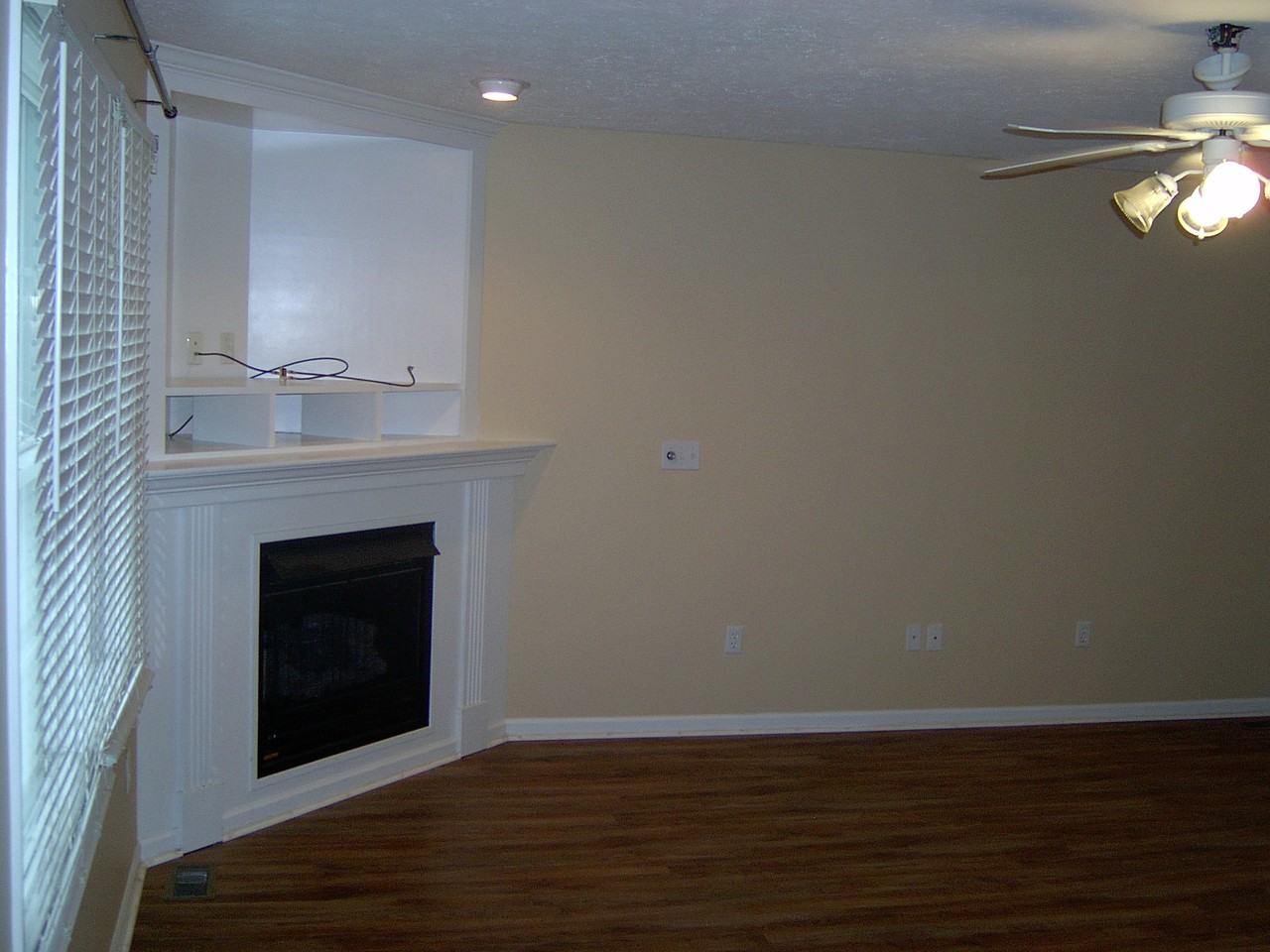 262 Donna Ave - Photo 3 of 16