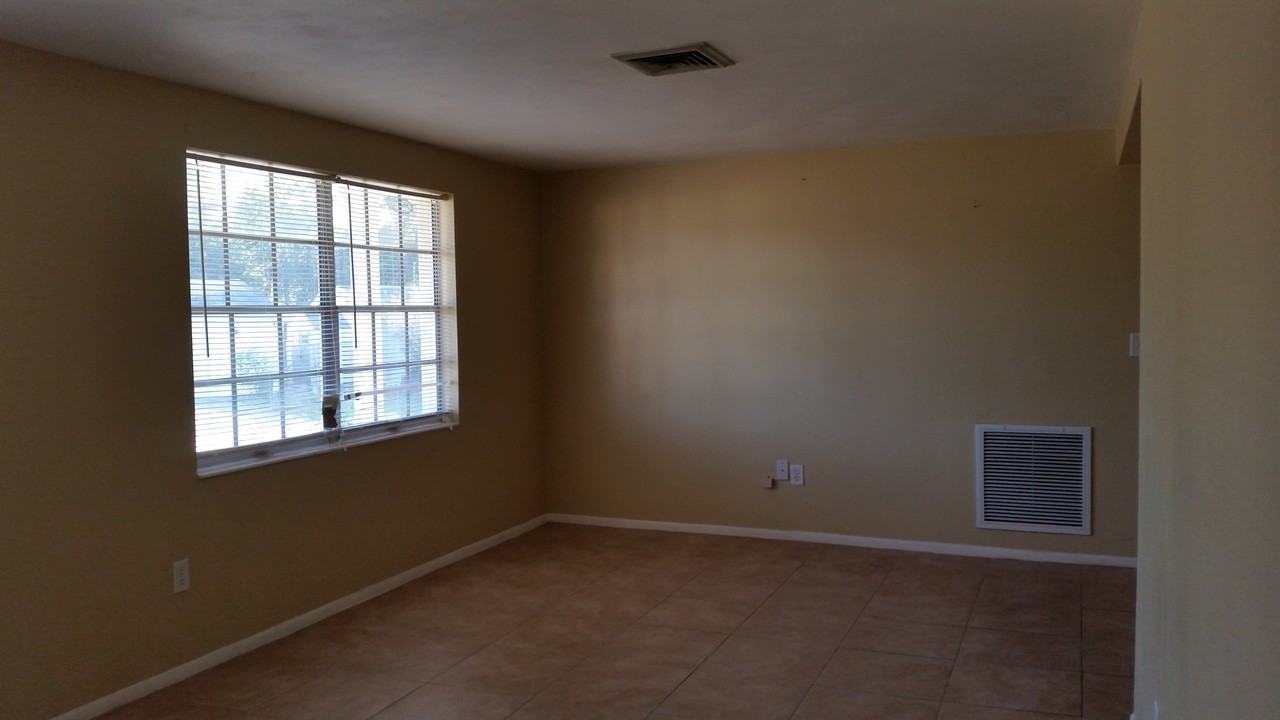 3505 Windham Dr - Photo 3 of 13