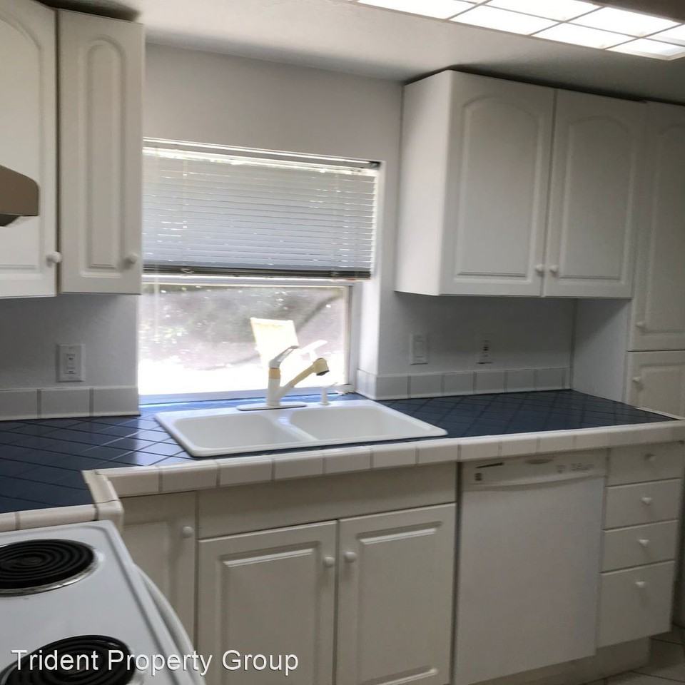 516 E Esther - Photo 3 of 8