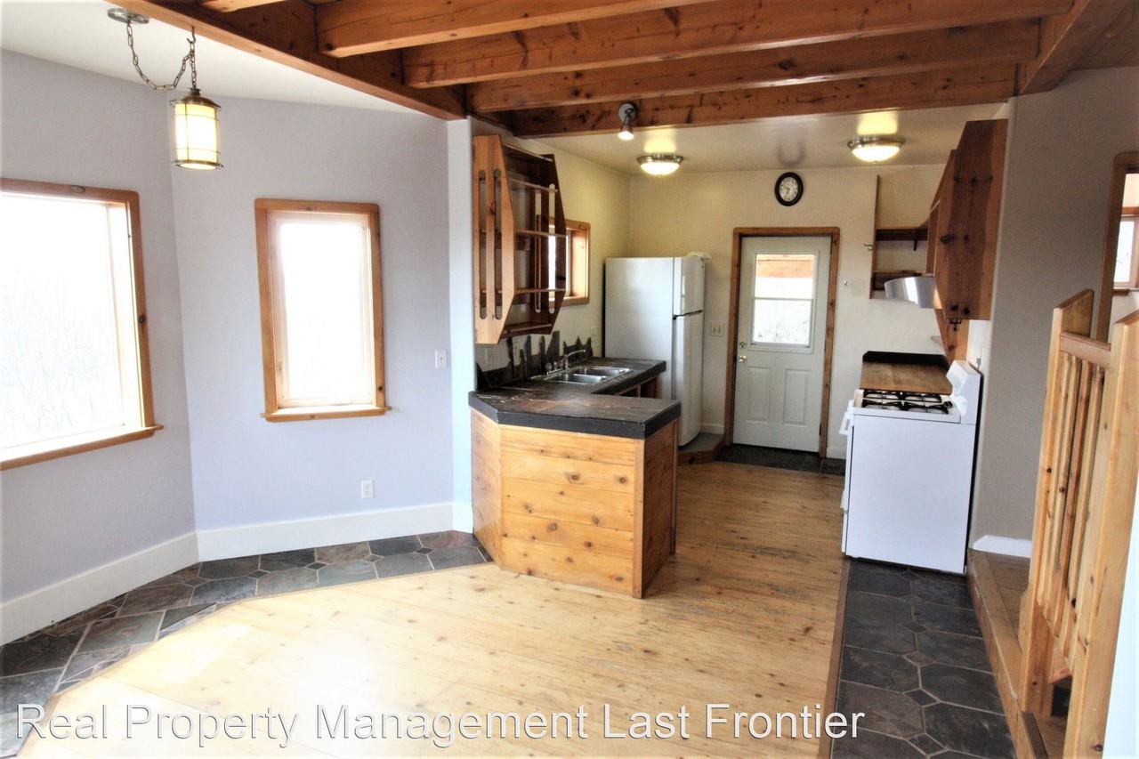 35735 Cloverdale Cir - Photo 3 of 18