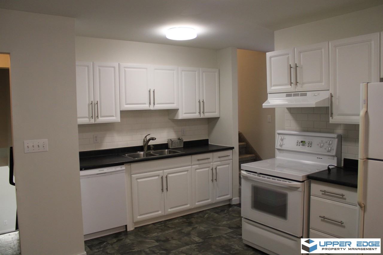 379 Gilmore Ave - Photo 2 of 12