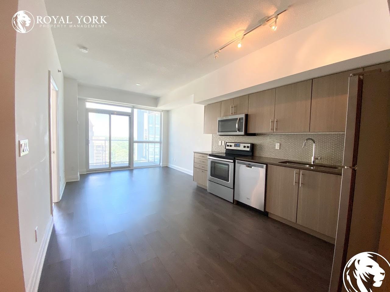 55 Speers Rd - Photo 3 of 25