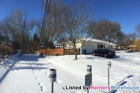 3611 Hampshire Ave N - Photo 2 of 15