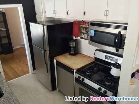 3611 Hampshire Ave N - Photo 3 of 15