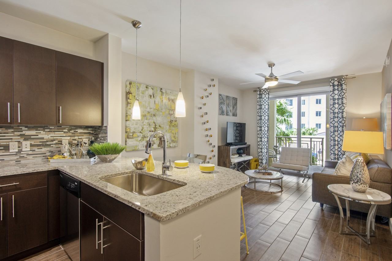 Gables Ponce - Photo 2 of 18