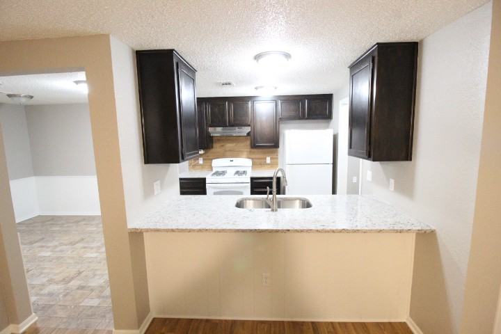 11369 Walters Avenue - Photo 3 of 14