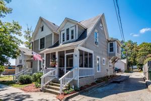 featured image of 407 1/2 N Superior St #2