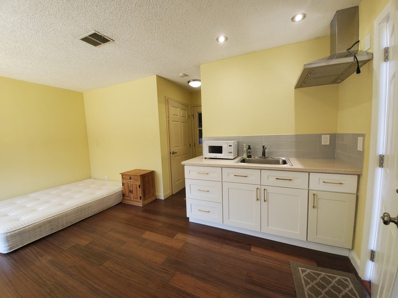 467 Cape Cod Drive - Photo 2 of 14