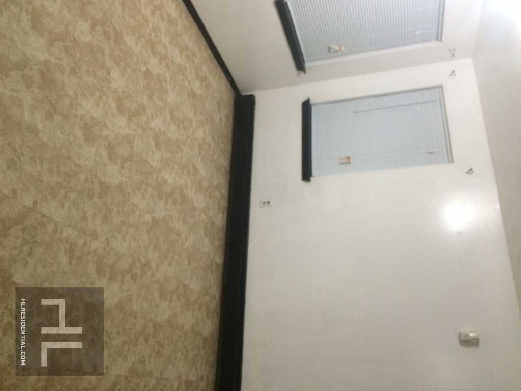 185 Kingston Ave #2 - Photo 3 of 4