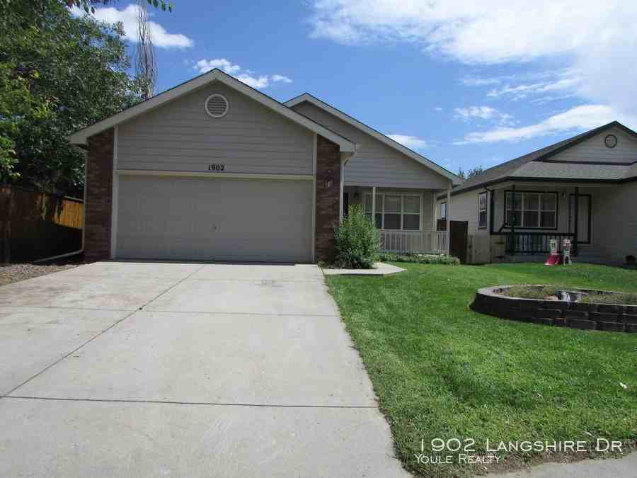 1902 Langshire Dr - Photo 2 of 28