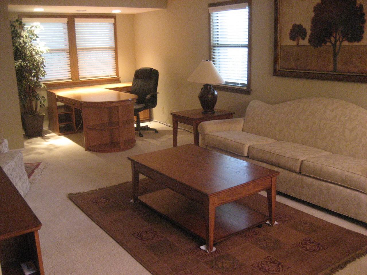 15230 Marilyn Dr - Photo 3 of 10