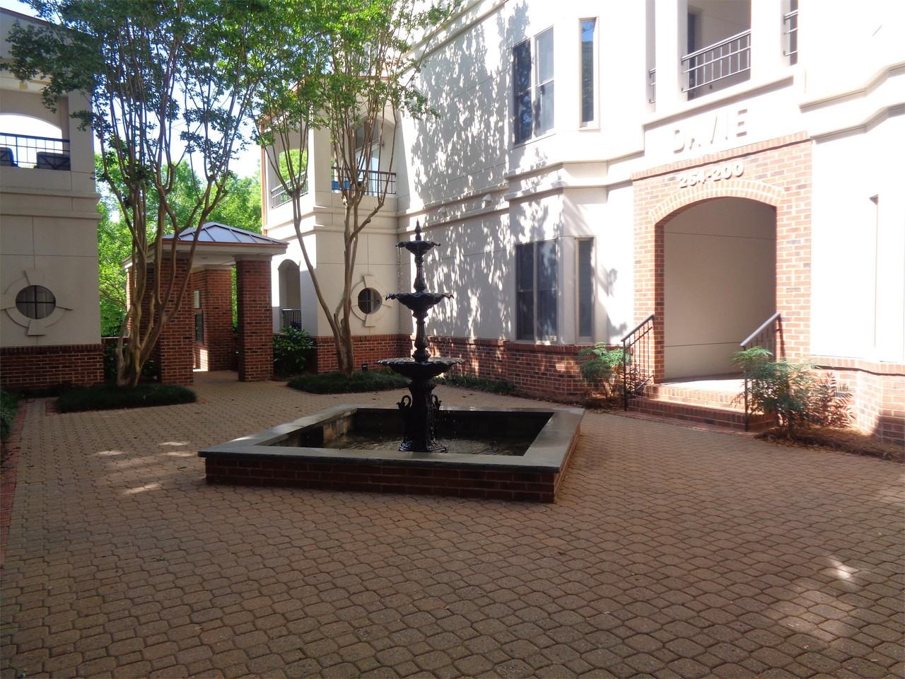 252 East Davie Street #1 - Photo 3 of 23