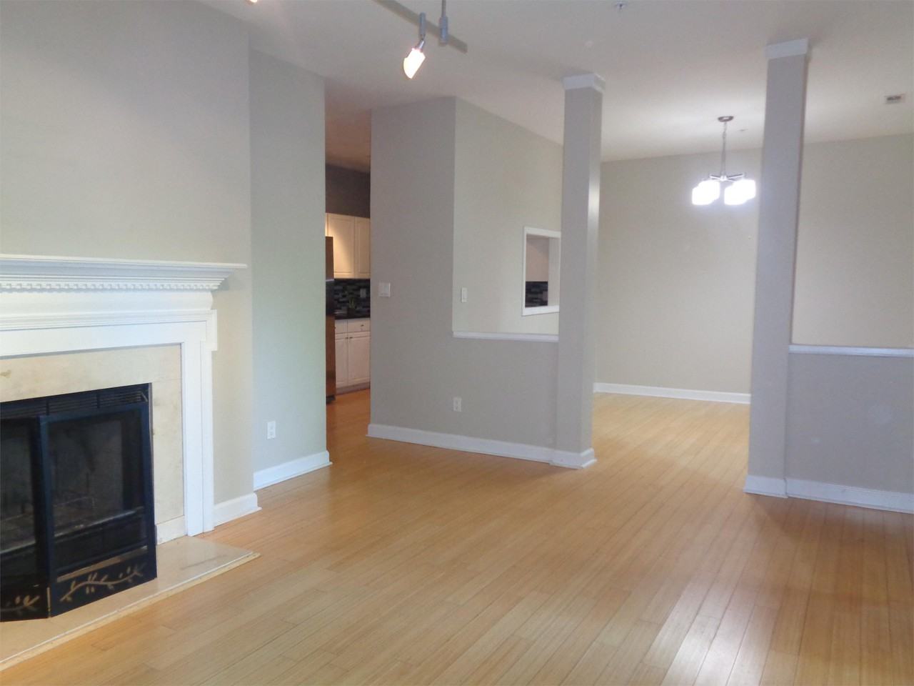 252 East Davie Street #1 - Photo 6 of 23