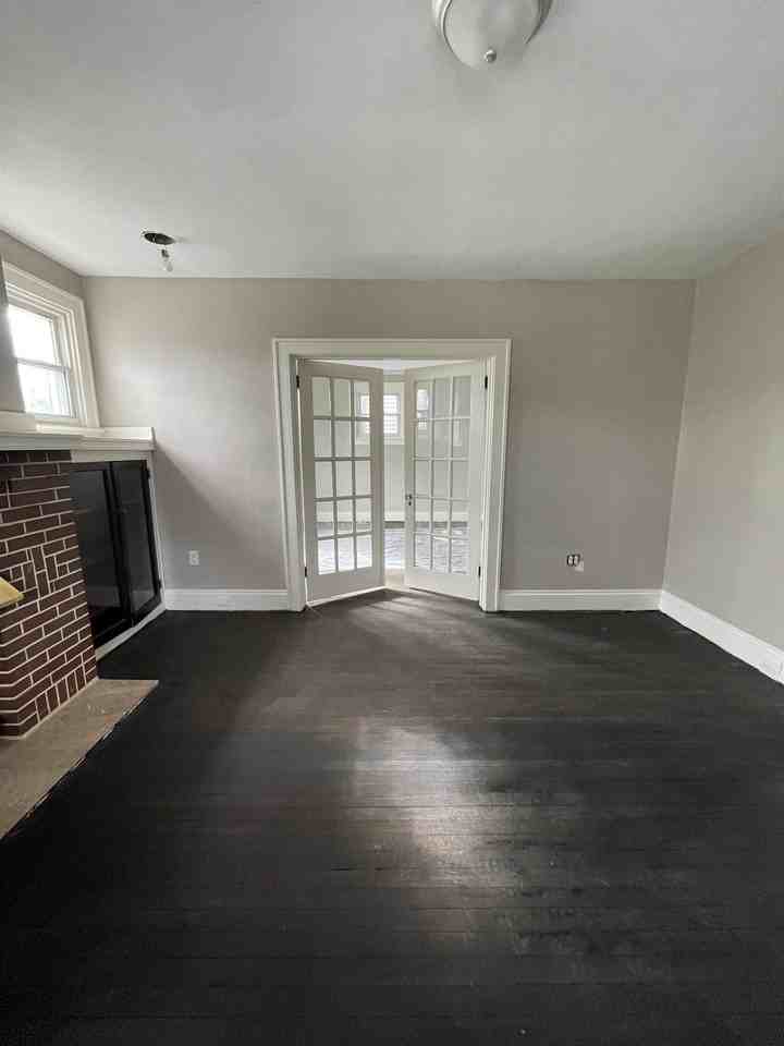 527 Grove St #527 - Photo 6 of 10