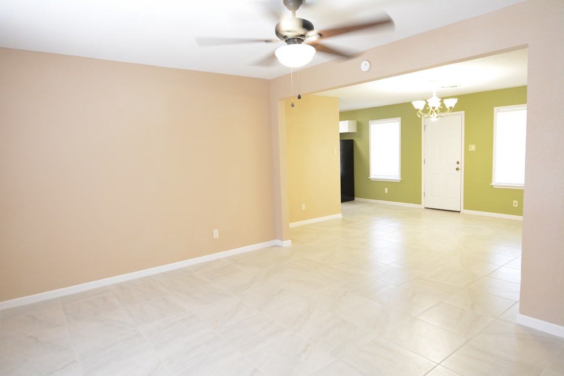 3102 Lawnwood Dr - Photo 7 of 18
