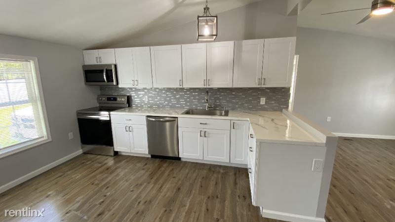 10 Abbey Ln - Photo 2 of 26