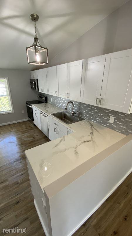 10 Abbey Ln - Photo 3 of 26