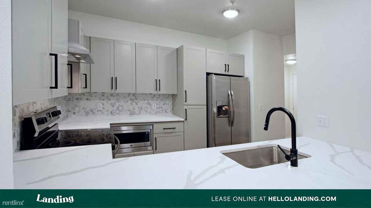 Landing Furnished Apartment Shade at Desert Ridge - Photo 3 of 20