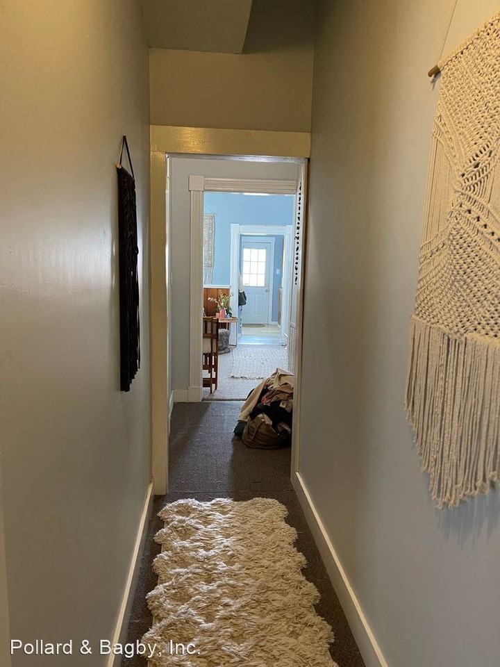 112 S. Laurel Street - Photo 3 of 15