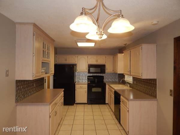 95 S Main St - Photo 3 of 7